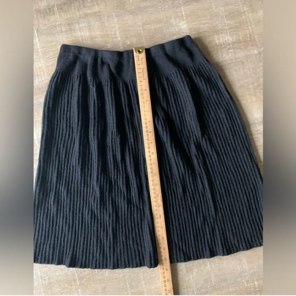 ST JOHN Black Skirt Santana Ribbed Vintage Women’s 12 USA Stretch Elastic Waist - Picture 9 of 12